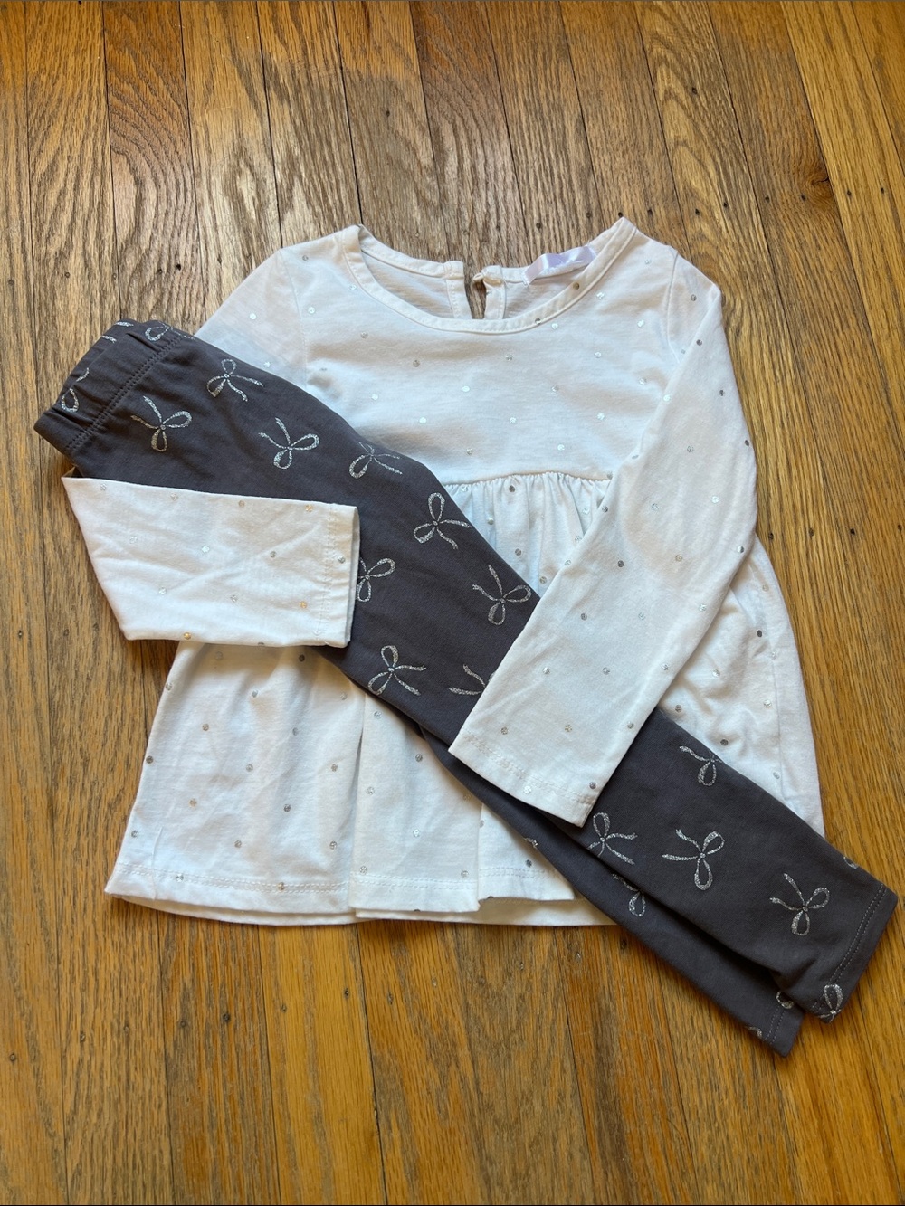 White Dot Peplum Top with Charcoal Bow Leggings Set